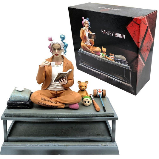 Suicide Squad Harley Quinn Sitting (DCU)